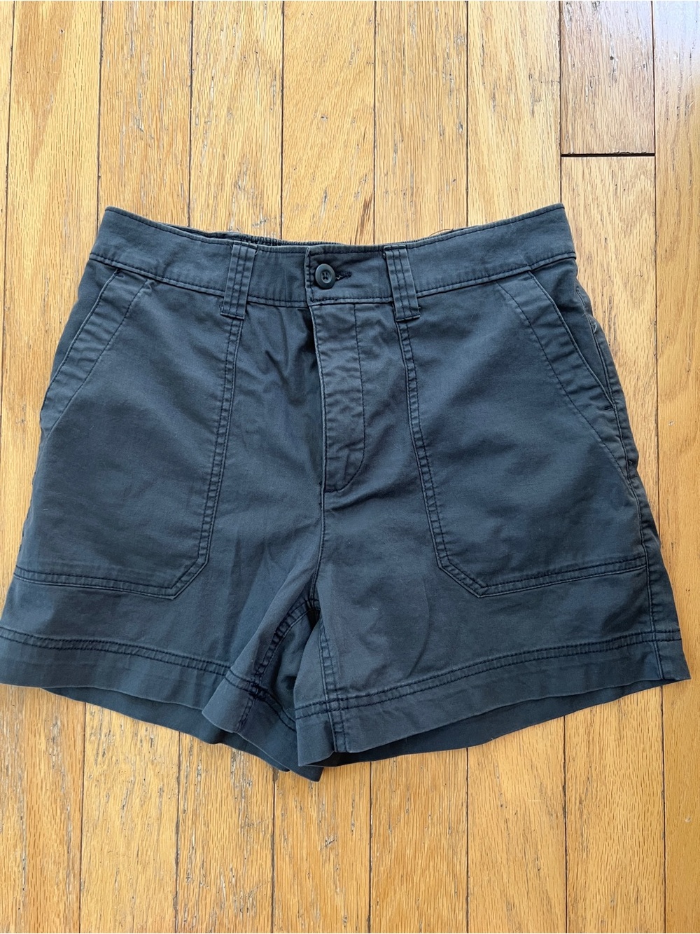 Women’s Old Navy Grey chino shorts Medium